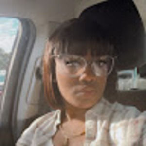 Meet your Posher, Yolanda